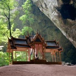 班武里府 4家青旅