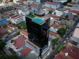 Innfiniti Hotel & Suites，位于巴拿马城Albrook Marcos A. Gelabert International Airport - PAC附近的酒店