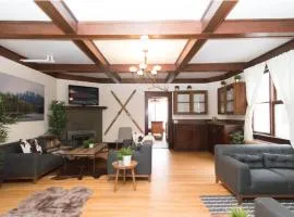 North House - Rocky Mountain Retreat- Enormous House Sleeps 23