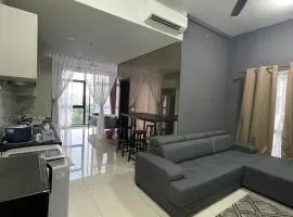 Kyra Homestay Centrus SOHO Cyberjaya *wifi and pool*