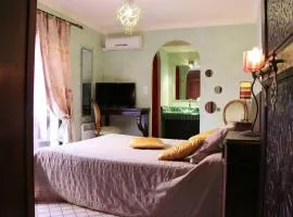 Chambre Ifrane, Riad 7 au village naturiste Couple only