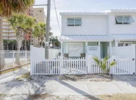 Dream Beach Escape - 200ft to Waves - Breakfast - Private Hot Tub Awaits
