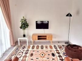 Cik B Homestay - Musliim Only，位于峇冬加里的酒店