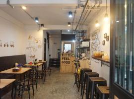 Feel Good Hostel bk，位于Sathani Thon Buri的青旅