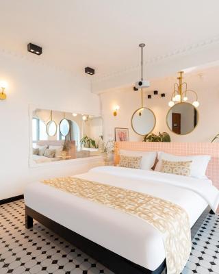 Lsles Designer River View B&B