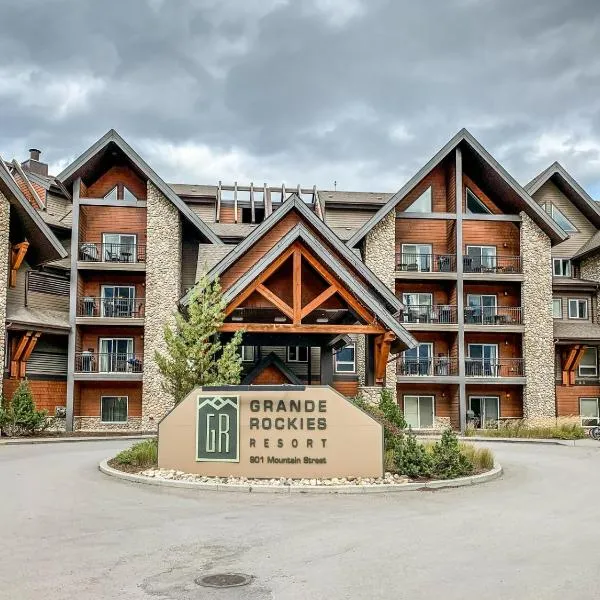 Sundance Suite - Beautiful Condo With Open Pool And Hot Tub，位于坎莫尔的酒店