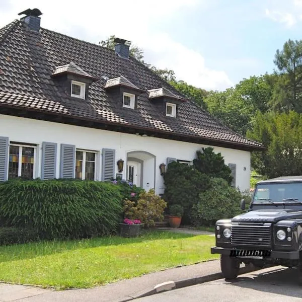 Exklusive Villa am Wald mit Garten, Waldzugang und Sauna，位于索林根的酒店
