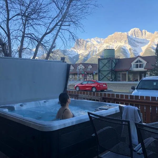 Private Hot Tub / Yard /Patio - A/C- Mountain View Vacation Home，位于坎莫尔的酒店