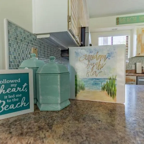 Spacious Family Hideaway on the Emerald Coast!，位于巴拿马城海滩的酒店