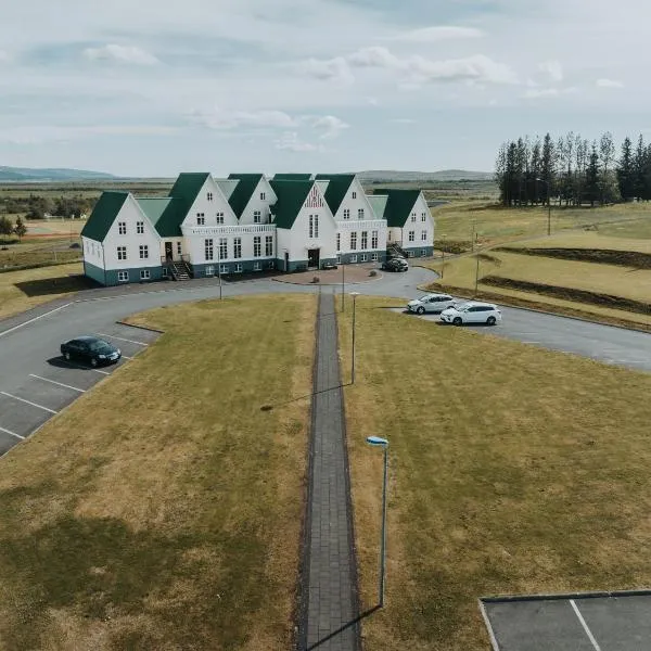 Héradsskólinn Historic Guesthouse，位于劳加尔瓦特恩的酒店