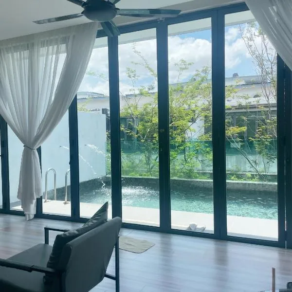 Luxury, Affordable and Spacious Private Villa with Swimming Pool & Jacuzzi for 20 plus ppl Cyberjaya，位于塞贝维的酒店